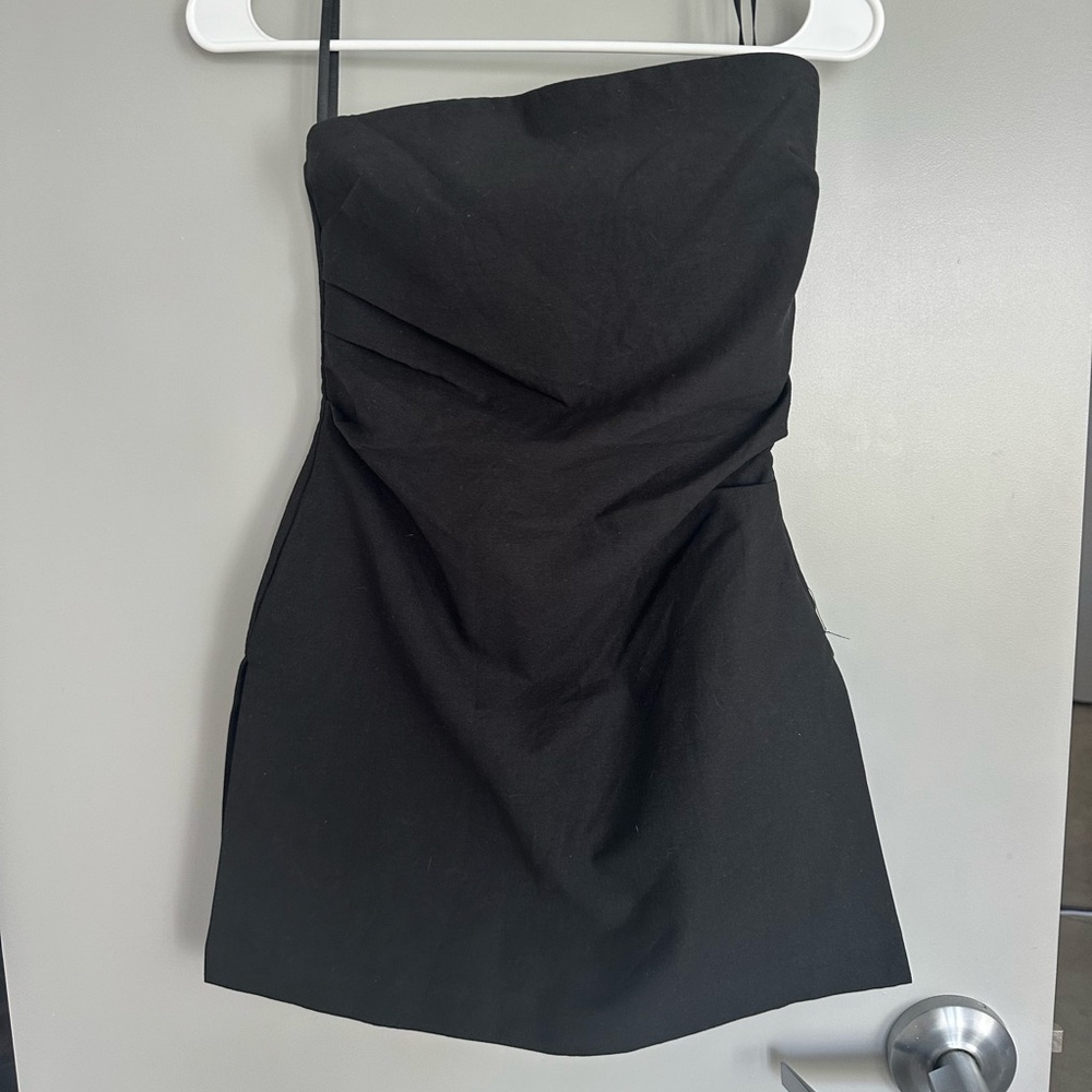 DISSH Black Strapless Top